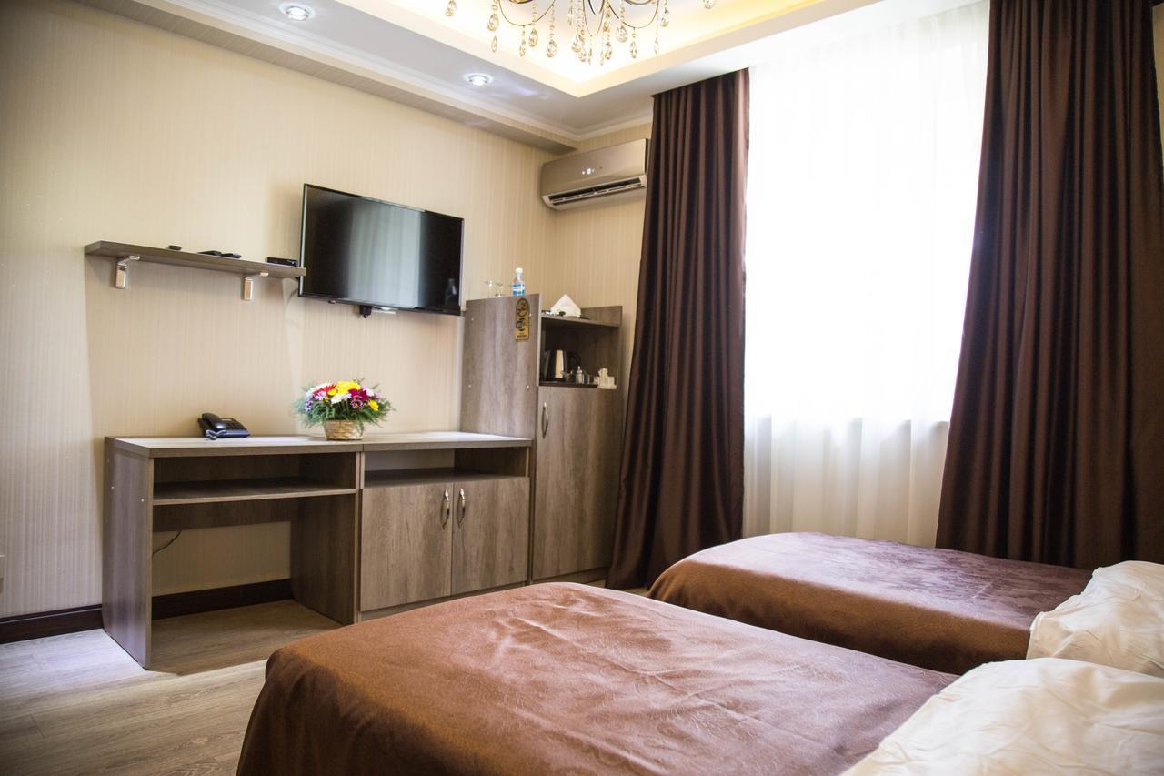 De'Mar Hotel Bishkek Exterior foto